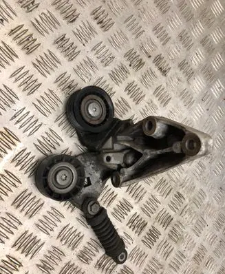 Ford Mondeo Mk III Engine mounting bracket XS7E10039BA