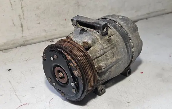 Renault Master II Air conditioning (A/C) compressor (pump) 8200979500