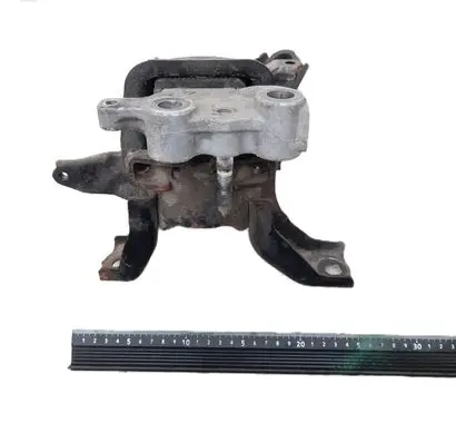 Engine mount bracket