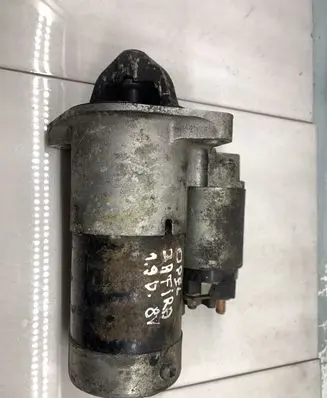 Opel Zafira B Starter motor 55353857