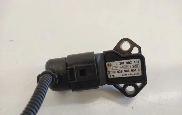 Volkswagen PASSAT B6 Air pressure sensor 0281002401 038906051C