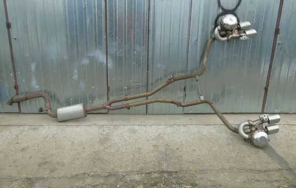 Maserati Ghibli Rear muffler/silencer tail pipe 
