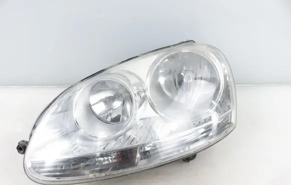 Volkswagen Golf V Headlight/headlamp