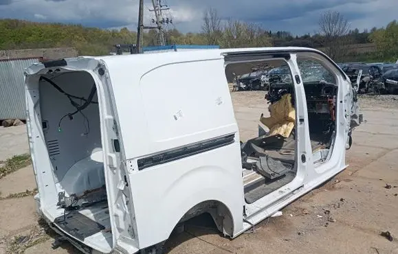 Opel Vivaro Front quarter panel 