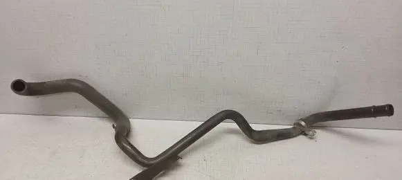 Volkswagen PASSAT B6 Engine coolant pipe/hose
