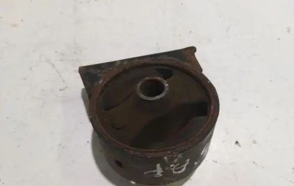 Jeep Compass Engine mount bracket 05105578AA