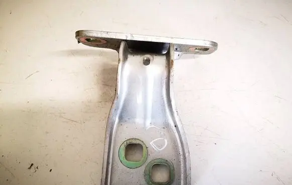 Opel Astra J Tailgate/trunk/boot hinge 13275575