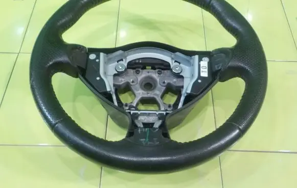 Nissan Juke I F15 Steering wheel 17AB111