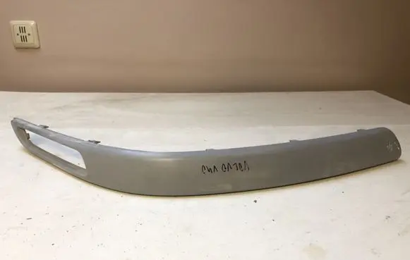 Volvo S40, V40 Front bumper splitter molding 30621489