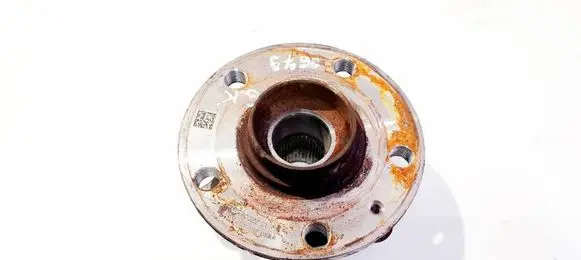 Rear wheel hub