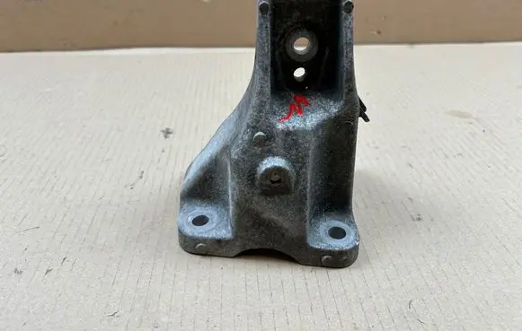 Jaguar F-Pace Engine mounting bracket HK836061CB