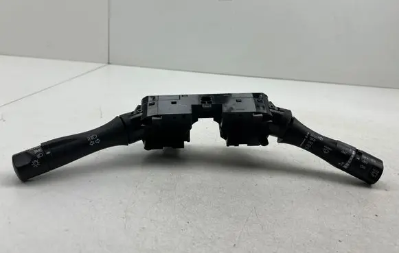 Wiper turn signal indicator stalk/switch