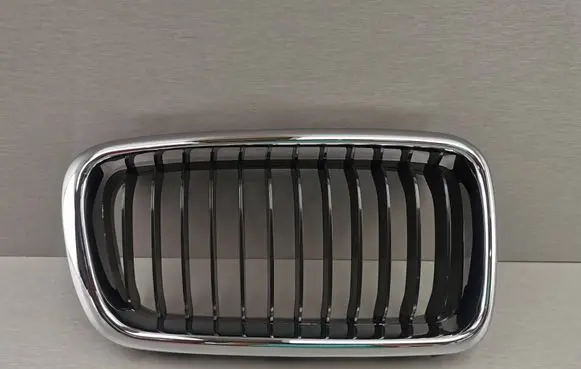 BMW 7 E38 Front bumper upper radiator grill 8231594 51138231594