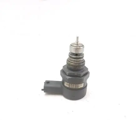 Opel Vectra C Fuel pressure regulator 0281002507
