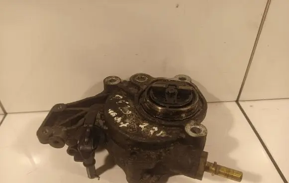 Peugeot 4007 Vacuum pump D1711b