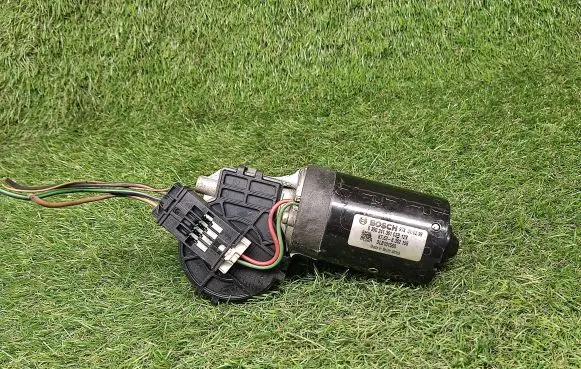 BMW 3 E46 Wiper motor 8362156 67638362156 0390241361