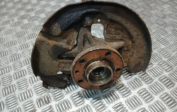 Volvo V70 Front wheel hub spindle knuckle