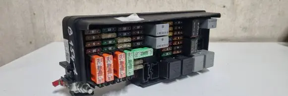 Mercedes-Benz ML W164 Fuse module A1645403372