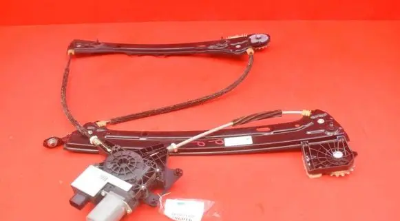 BMW M4 F82 F83 Front door window regulator with motor 9851142
