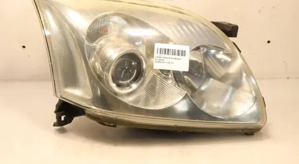 Toyota Avensis T250 Headlight/headlamp E138422