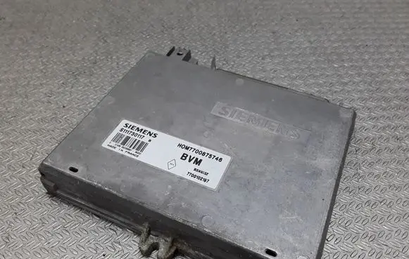 Renault Scenic I Engine control unit/module S111730117B 7700102197