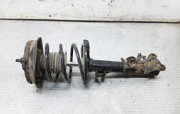 Mercedes-Benz C W203 Front shock absorber with coil spring 335920
