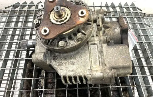 Skoda Octavia Mk3 (5E) Gearbox transfer box case 0CN409053AG