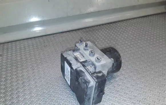 Skoda Fabia Mk2 (5J) ABS Pump 6R0614417 6r0907379d