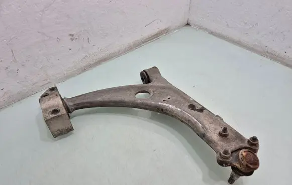 Front lower control arm/wishbone