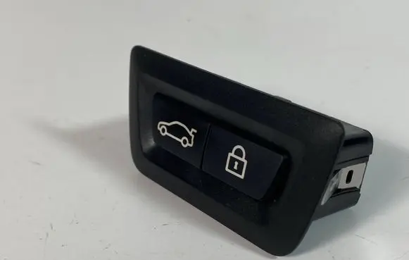 BMW 5 G30 G31 G38 Tailgate/boot open switch button 9275121