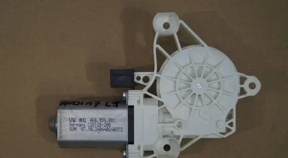 Audi A7 S7 4K8 Front door window regulator motor 4K0959802 10240440240373