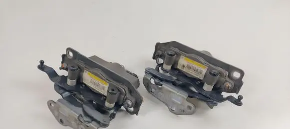 Mercedes-Benz E W212 Engine bonnet/hood hinges A2129067701 A2048800228 A2129067801