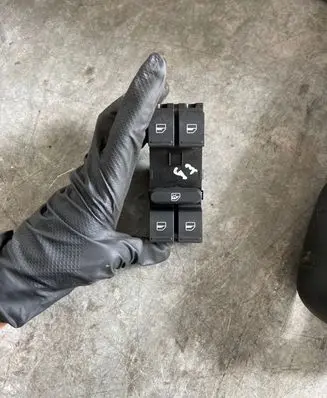 Seat Ibiza IV (6J,6P) Electric window control switch 1K4959657B