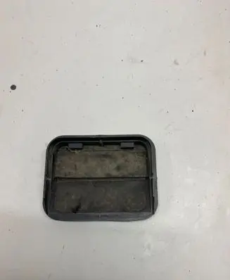 Tesla Model S Quarter panel pressure vent 2F2AB280B62A