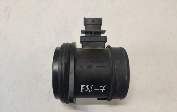 Volvo S60 Mass air flow meter 30677999 0281002730