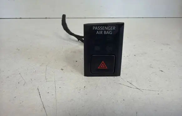 Volkswagen Tiguan Hazard light switch 5NC919225A