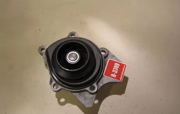 Volkswagen Golf VI Water pump