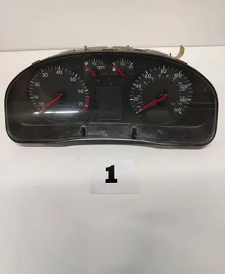 Volkswagen PASSAT B5 Speedometer (instrument cluster) 88311245