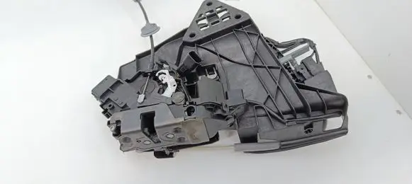 Volvo XC60 Front door lock 31301170