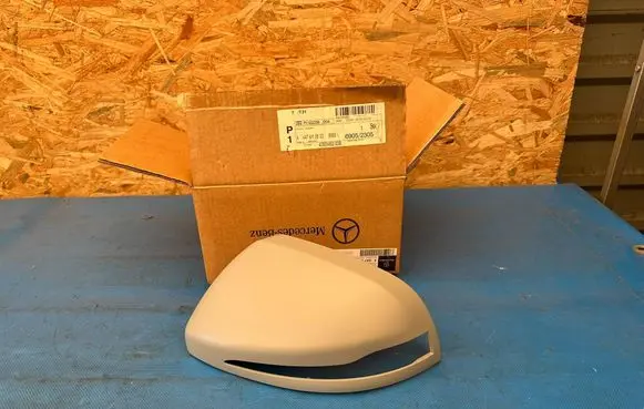Mercedes-Benz V Class W447 Plastic wing mirror trim cover A4478112600