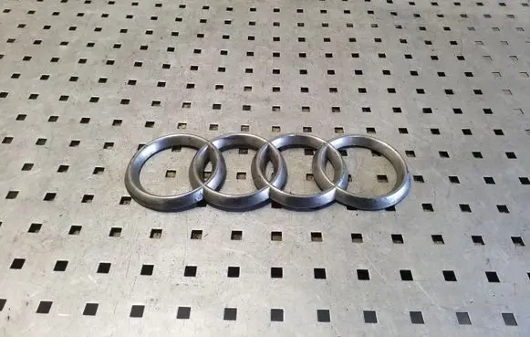 Manufacturer badge logo/emblem