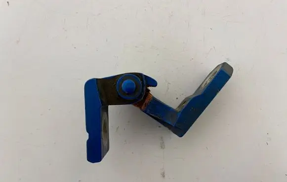 Volkswagen Polo Front door upper hinge 6Q0831401B