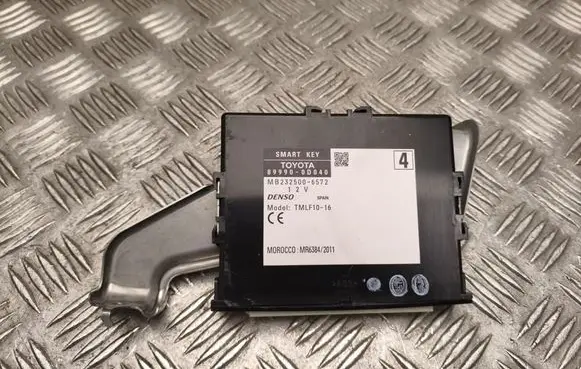 Toyota Yaris Keyless (KESSY) go control unit/module 899900D040