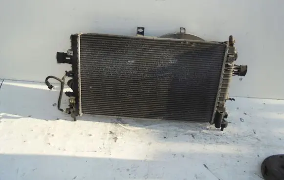 Opel Zafira B Radiator set CHODNICA