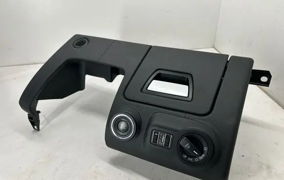 Maserati Ghibli Dashboard lower bottom trim panel 670012666 670012669