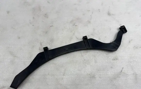 Volvo XC90 Fender mounting bracket 31441880