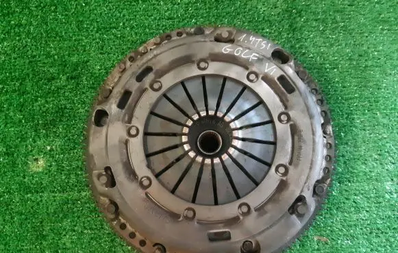 Volkswagen Golf VI Clutch set kit 03C141025M