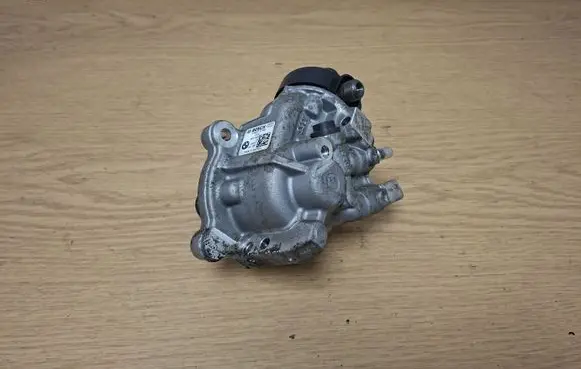 BMW 3 F30 F35 F31 Fuel injection high pressure pump 8511626