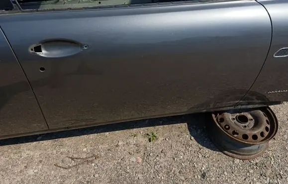 Maserati Quattroporte Front door