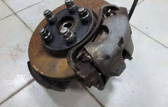 Toyota Prius+ (ZVW40) Front wheel hub spindle knuckle